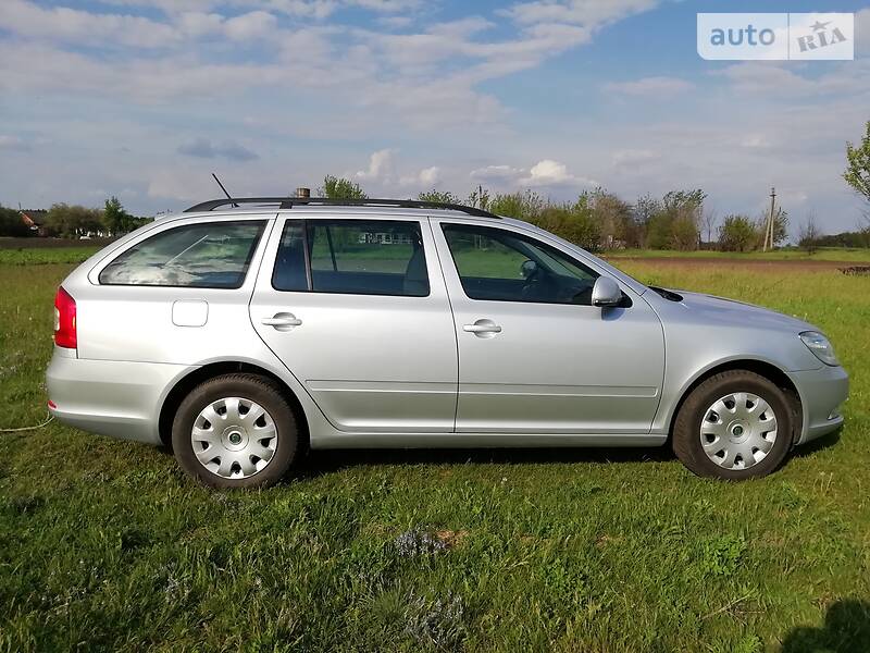 Універсал Skoda Octavia 2011 в Лубнах
