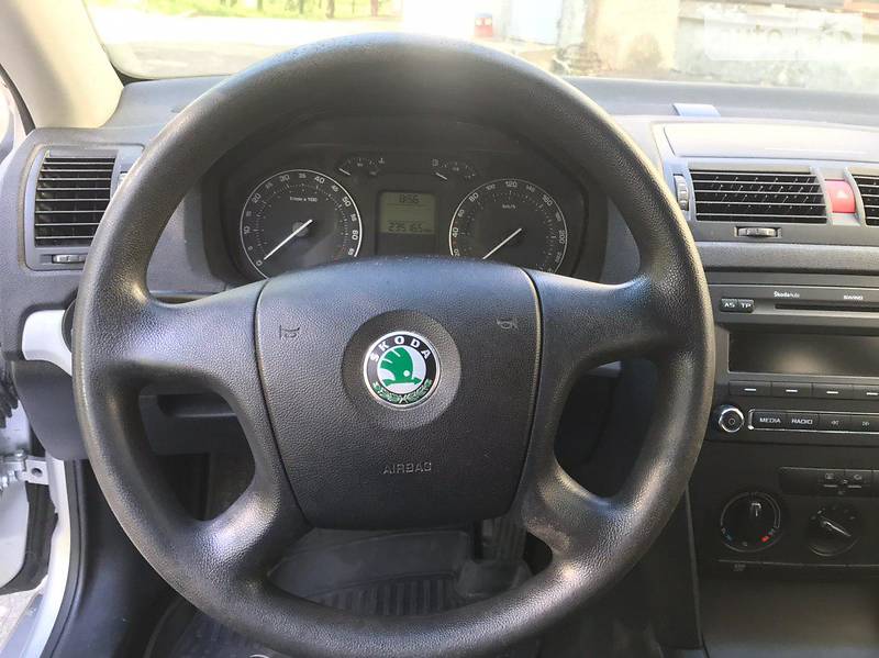 Седан Skoda Octavia 2006 в Києві