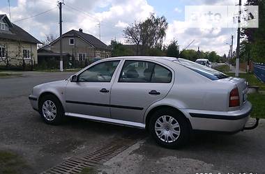 Хетчбек Skoda Octavia 2000 в 