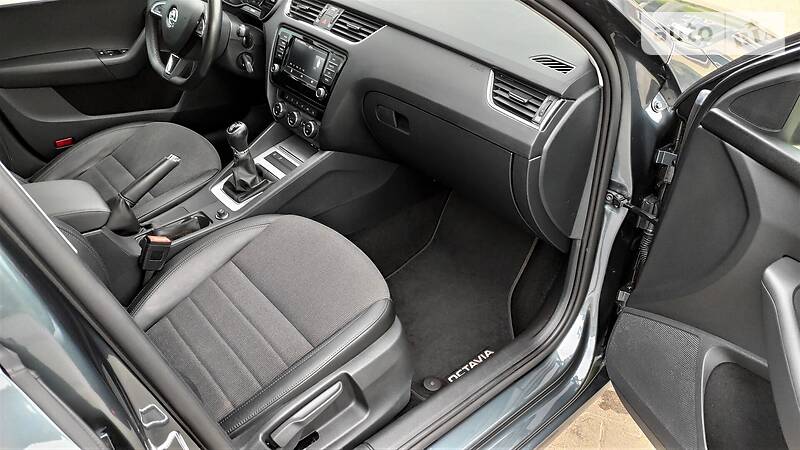 Універсал Skoda Octavia 2016 в Чернівцях