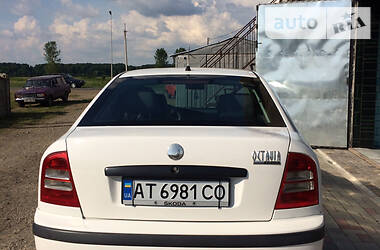 Хетчбек Skoda Octavia 2000 в 