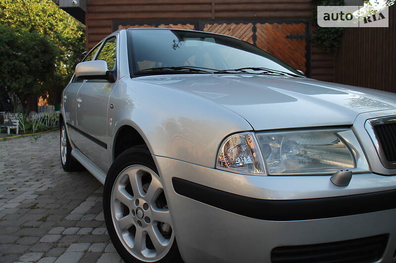 Седан Skoda Octavia 2002 в Полтаві