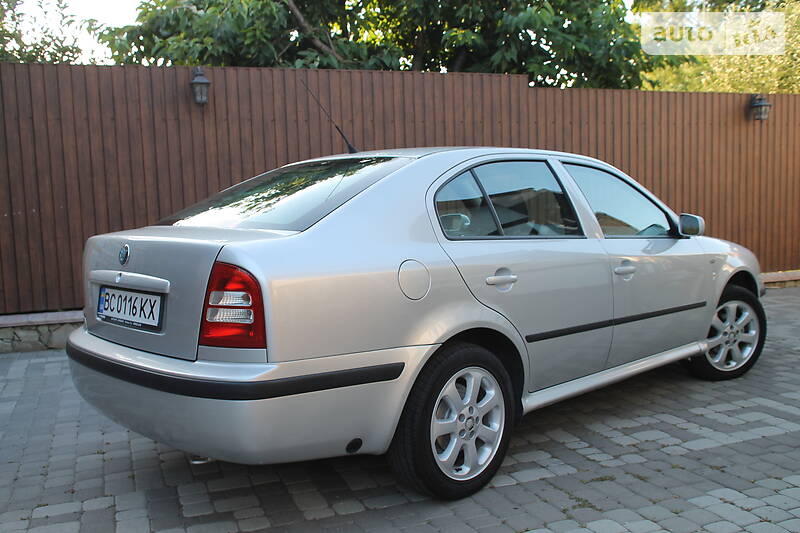 Седан Skoda Octavia 2002 в Полтаві