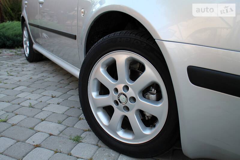 Седан Skoda Octavia 2002 в Полтаві