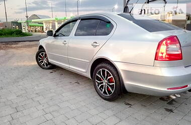 Седан Skoda Octavia 2010 в Тячеве