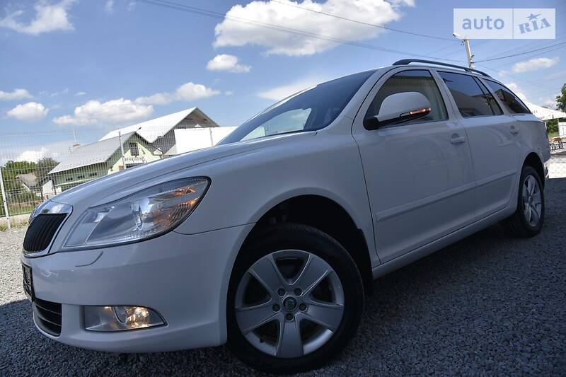 Універсал Skoda Octavia 2012 в Дрогобичі