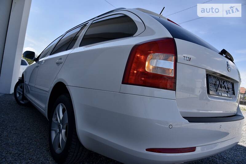 Універсал Skoda Octavia 2012 в Дрогобичі