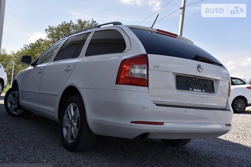 Універсал Skoda Octavia 2012 в Дрогобичі