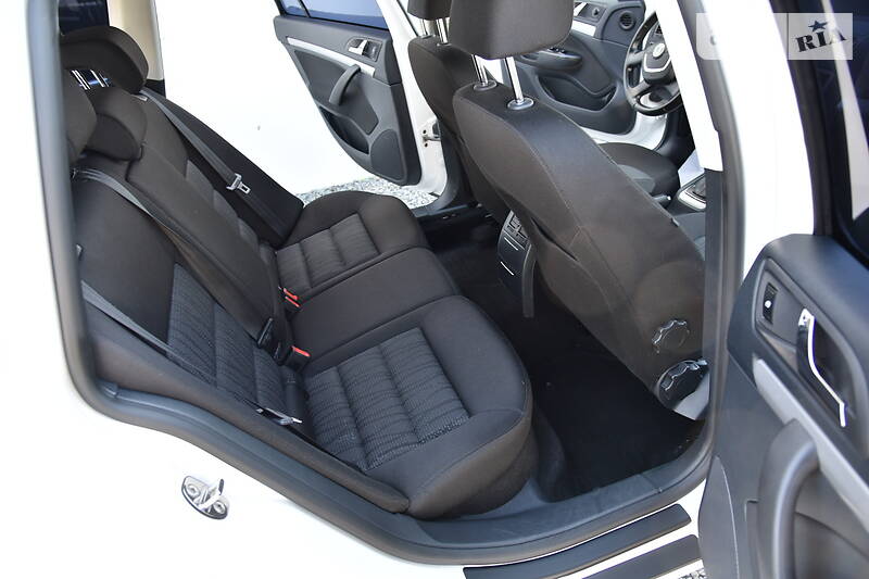 Універсал Skoda Octavia 2012 в Дрогобичі