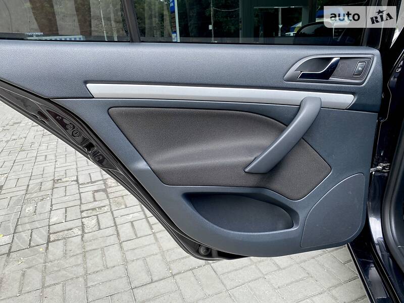 Седан Skoda Octavia 2012 в Дніпрі