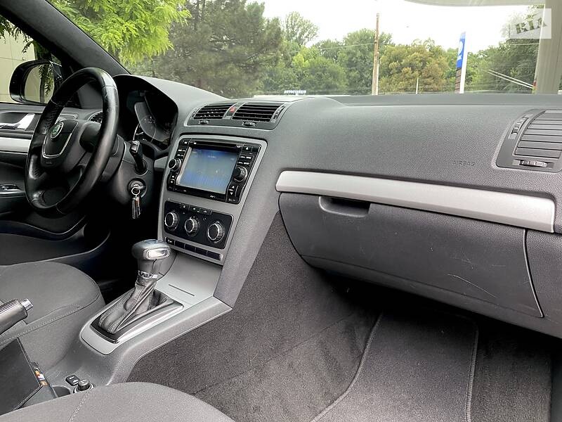 Седан Skoda Octavia 2012 в Дніпрі