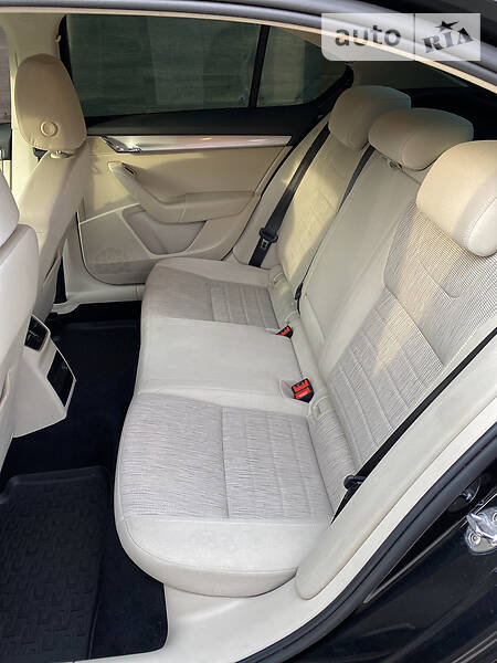 Седан Skoda Octavia 2015 в Ужгороде