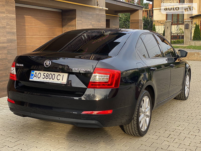 Седан Skoda Octavia 2015 в Ужгороде