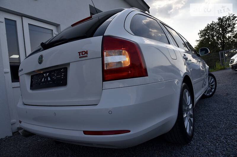 Універсал Skoda Octavia 2011 в Дрогобичі