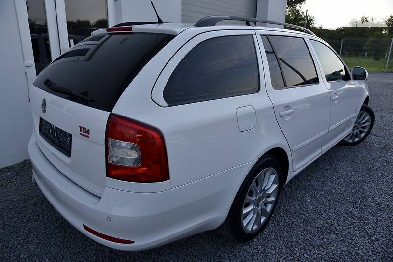 Універсал Skoda Octavia 2011 в Дрогобичі