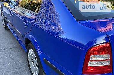 Хетчбек Skoda Octavia 2004 в 