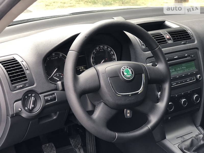 Седан Skoda Octavia 2009 в Дрогобичі