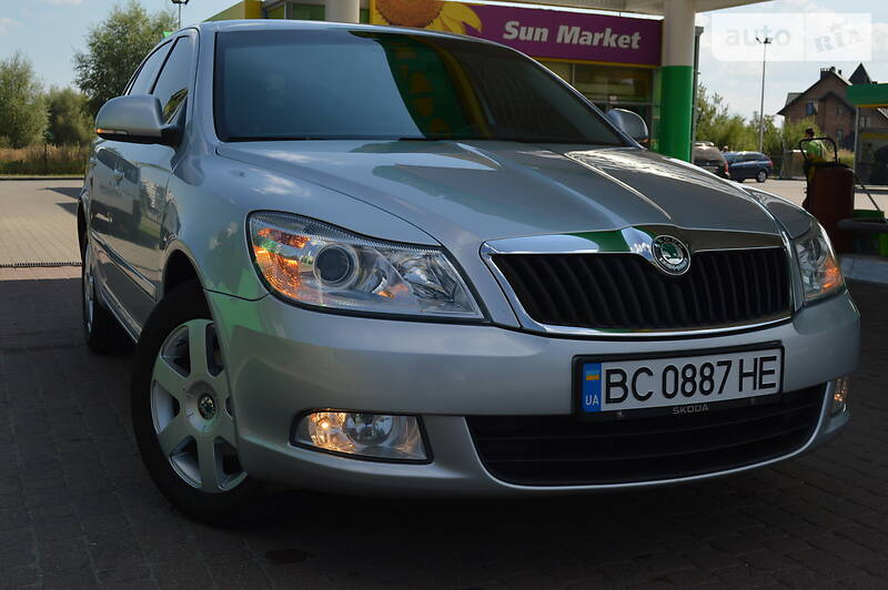 Седан Skoda Octavia 2011 в Дрогобичі