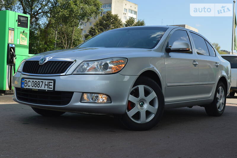 Седан Skoda Octavia 2011 в Дрогобичі