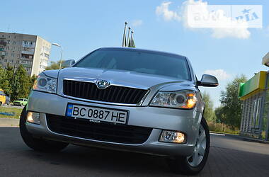 Седан Skoda Octavia 2011 в 