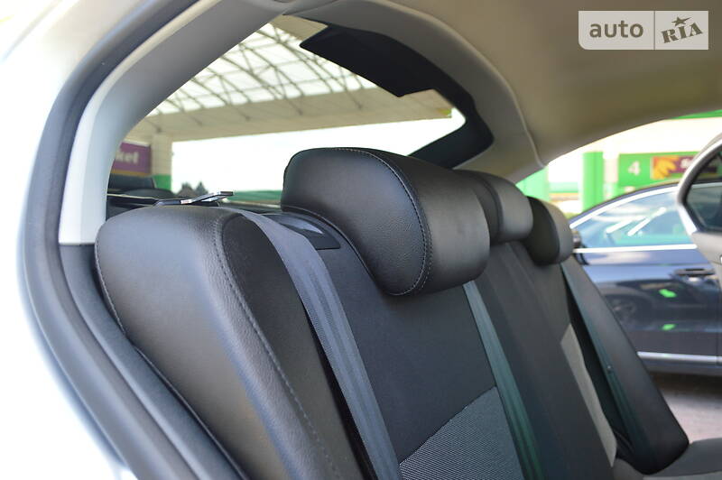 Седан Skoda Octavia 2011 в Дрогобичі