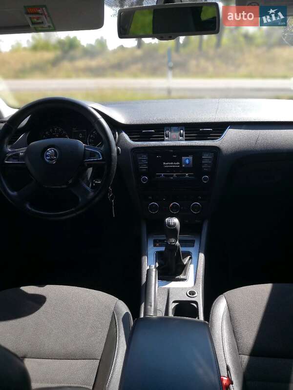 Универсал Skoda Octavia 2013 в Лохвице