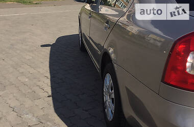 Седан Skoda Octavia 2010 в 