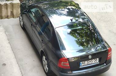 Седан Skoda Octavia 2004 в Кривом Роге