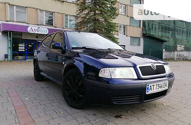 Седан Skoda Octavia 2001 в Надворной