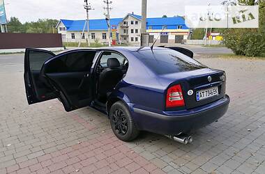 Седан Skoda Octavia 2001 в Надворной