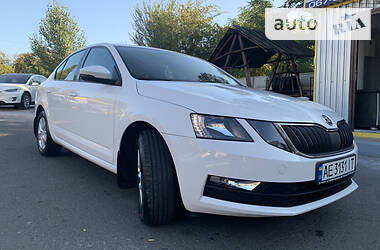 Седан Skoda Octavia 2018 в Кривом Роге