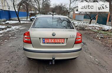 Хэтчбек Skoda Octavia 2005 в 