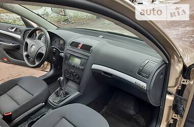 Хэтчбек Skoda Octavia 2005 в 