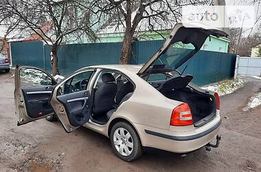 Хэтчбек Skoda Octavia 2005 в 