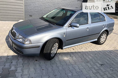 Седан Skoda Octavia 2004 в Вижнице