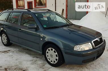 Универсал Skoda Octavia 2004 в Городке