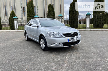 Седан Skoda Octavia 2011 в Дубно