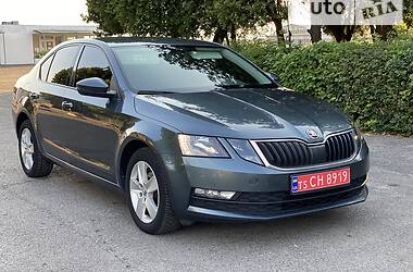 Седан Skoda Octavia 2018 в Ужгороде