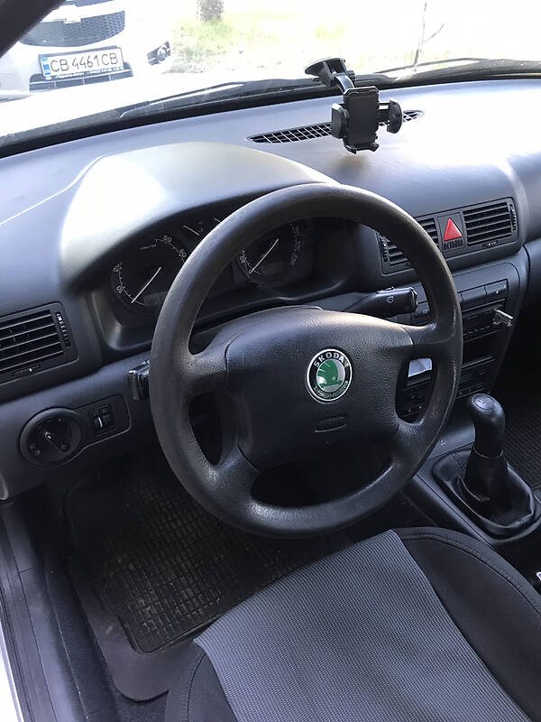 Седан Skoda Octavia 2001 в Светловодске