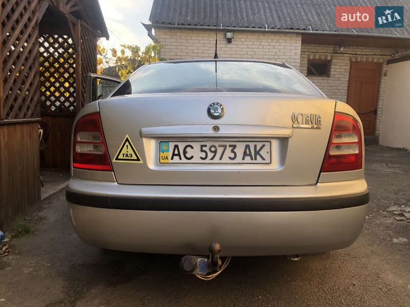 Лифтбек Skoda Octavia 2002 в Луцке