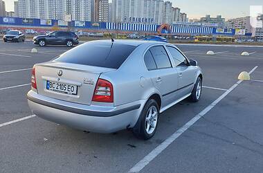 Хэтчбек Skoda Octavia 2002 в Киеве