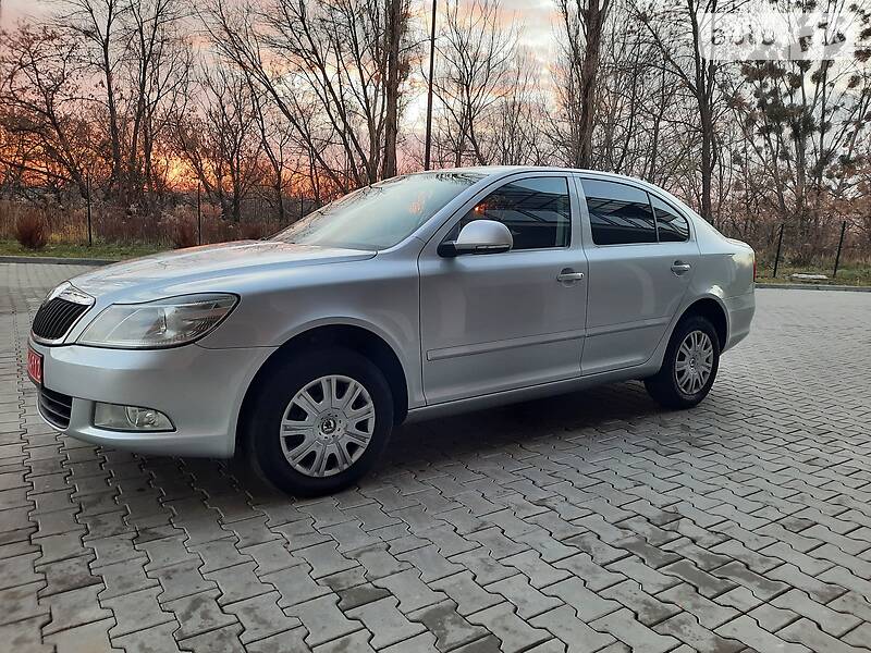 Седан Skoda Octavia 2011 в Луцке