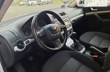 Седан Skoda Octavia 2011 в Луцке