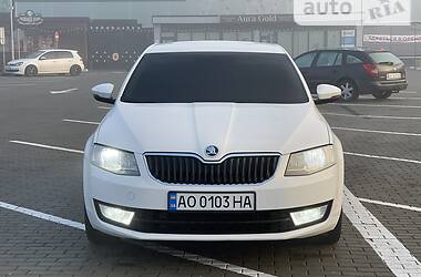 Седан Skoda Octavia 2016 в Ужгороде