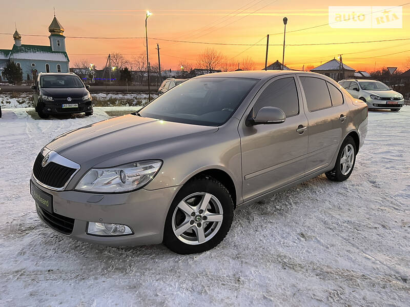 Седан Skoda Octavia 2010 в Ужгороде