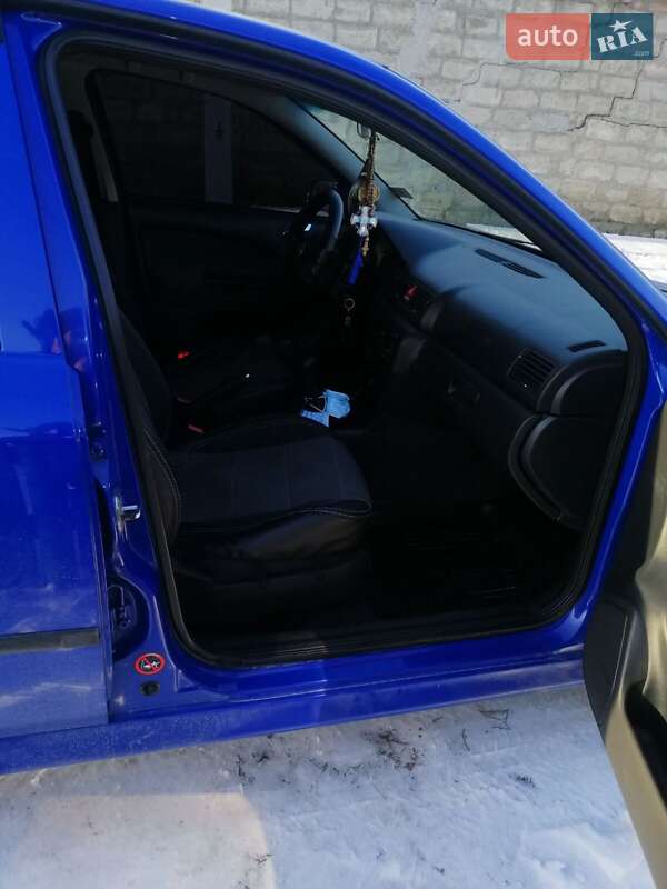 Хетчбек Skoda Octavia 2004 в Кропивницькому