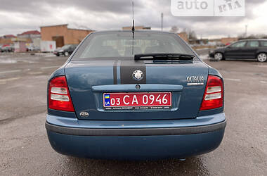 Лифтбек Skoda Octavia 2003 в Луцке