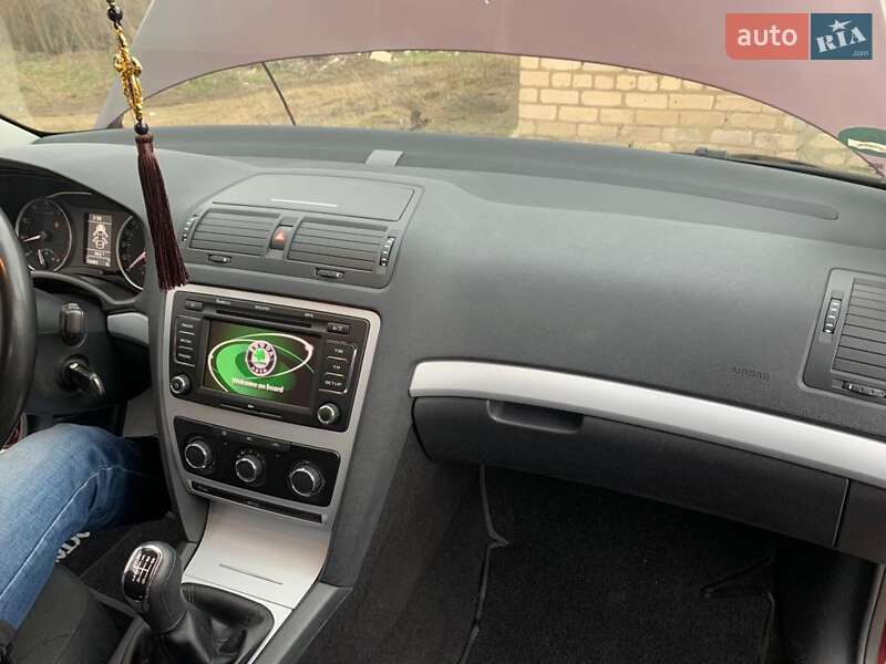 Универсал Skoda Octavia 2010 в Марганце фото 17 Универсал Skoda Octavia 2010 в Марганце