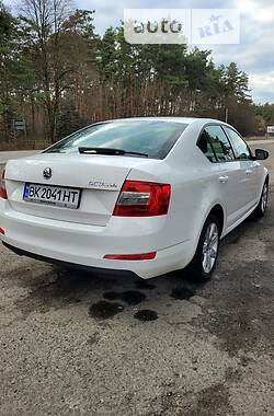 Хэтчбек Skoda Octavia 2015 в 