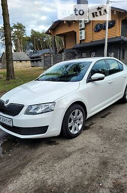 Хэтчбек Skoda Octavia 2015 в 
